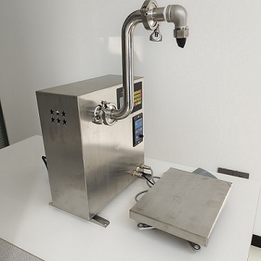 Máy chiết rót dán bán tự động