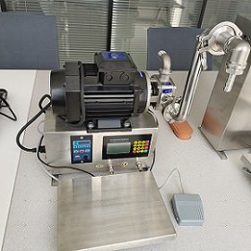 Semi Auto Weighing Filling Machine