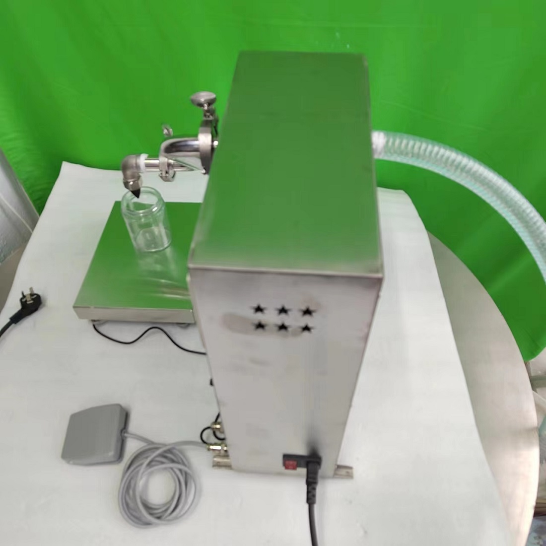 Semi Auto Bottle Filling Machine